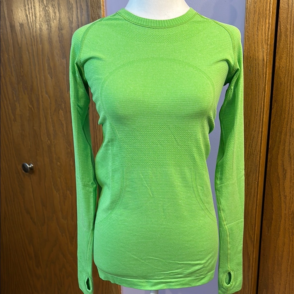 Lululemon Athletica Green Women's Top size 6.